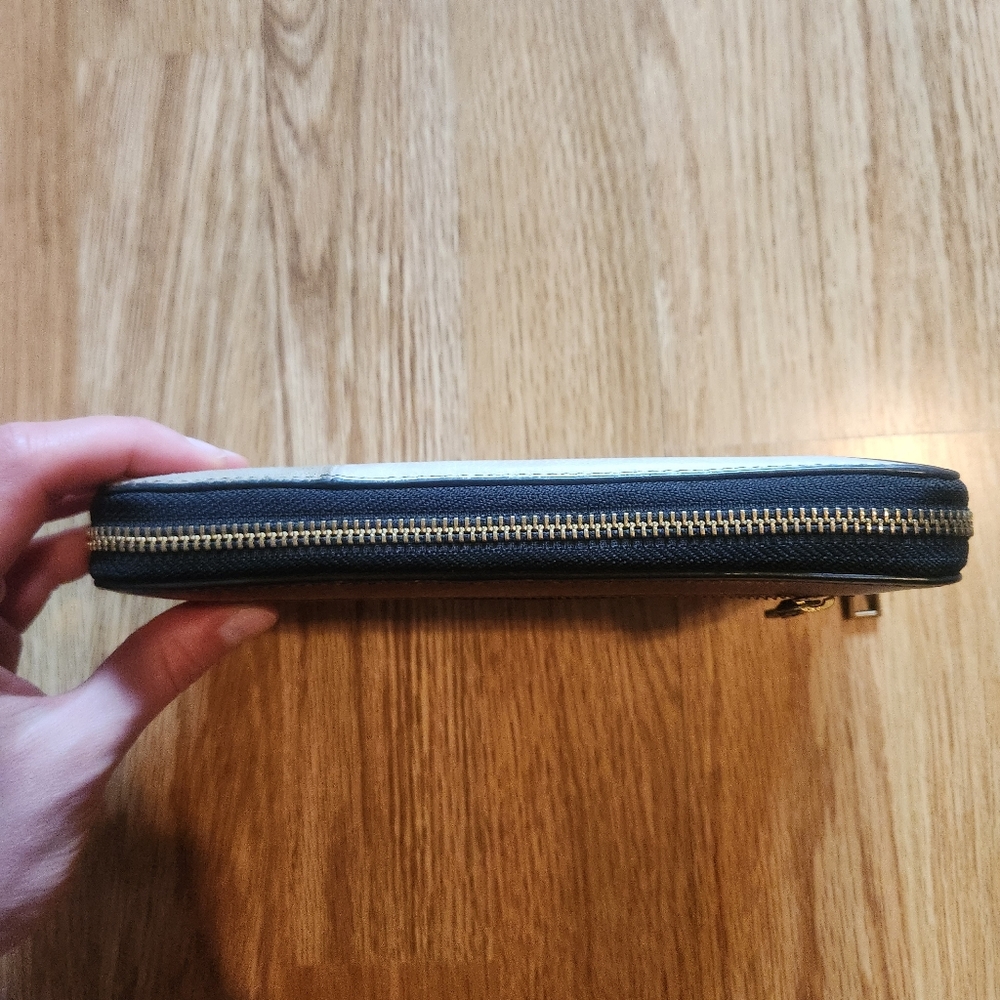Fossil Wallet - Picture 7 of 11